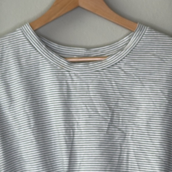 Lush Tamara Cropped Knot Front Knit Top in Black & White Size XXL - Picture 2 of 6